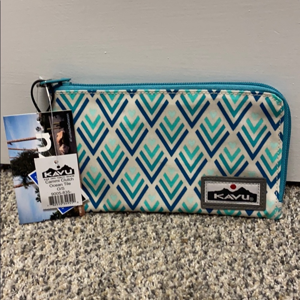 Kavu Cammi Clutch Wallet